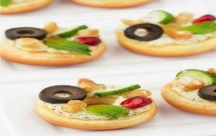 Mini Bagel W / Labna And Zaater | ميني بيغلز مع لبنة وزعتر