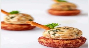 Mini Parmesan Cup W/ Sumak And Labna Balls | كوب صغير من جبنة البارميزان مع كرات السماق واللبنة