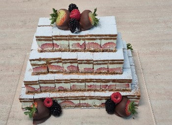 Pyramid strawberry millefeuille | ملفيه الفراولة الهرم
